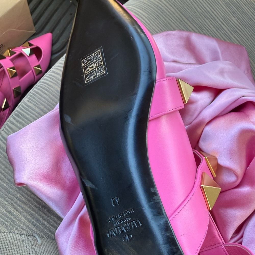 Valentino Garavani Pink and Gold Studded Sandals - Picture 4 of 5